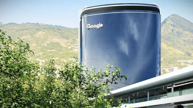 Después de varios meses a la expectativa, la empresa multinacional estadounidense de tecnología, Google, oficialmente abrió sus oficinas en El Salvador. 